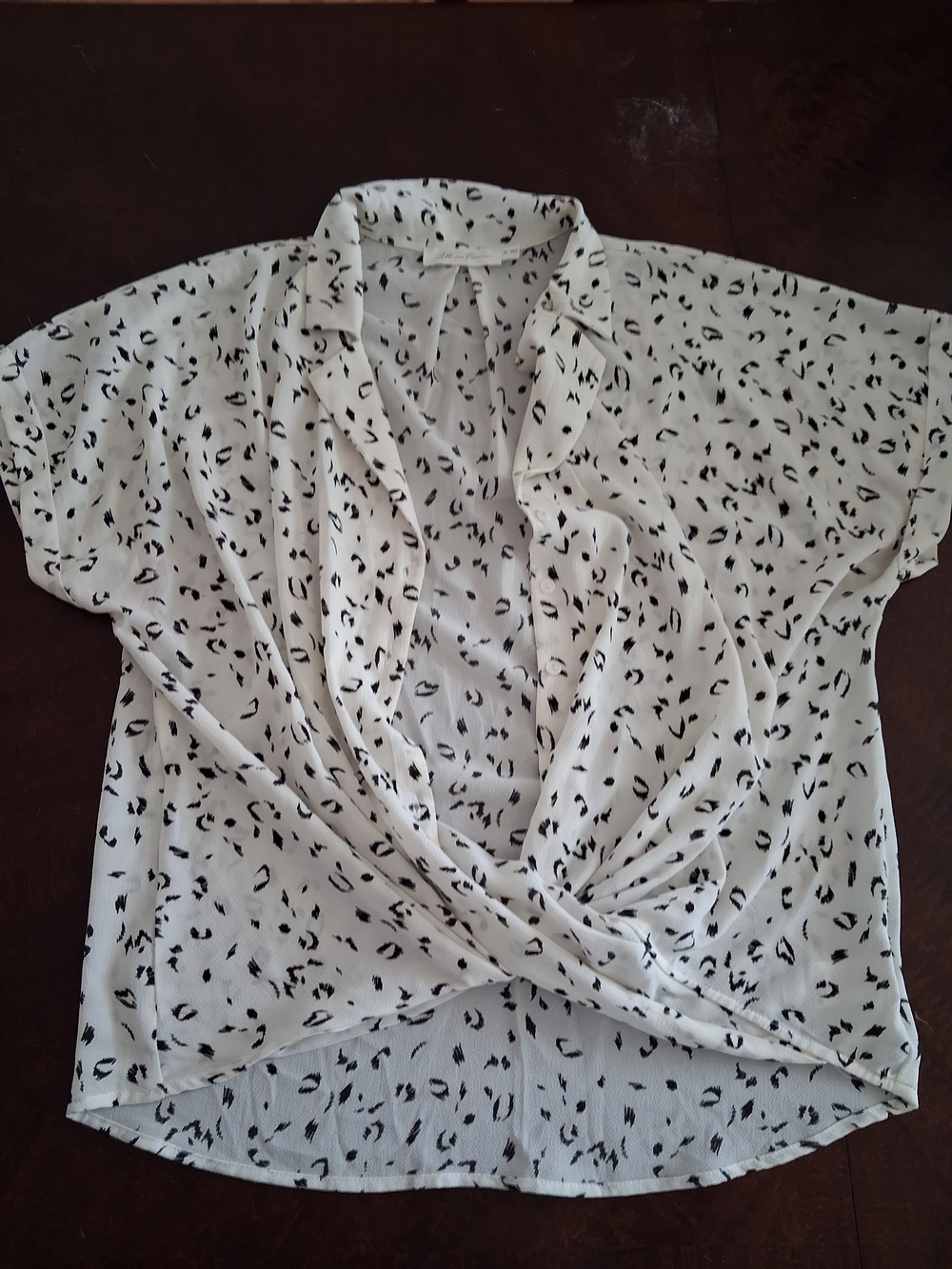 All in Favor White Black Printed Tie-Front Button Down Blouse